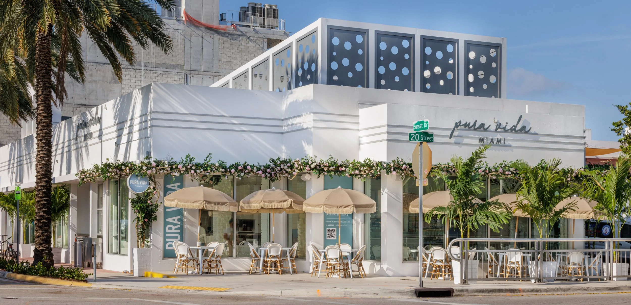 Pura Vida Sunset Harbour near Sunset Islands